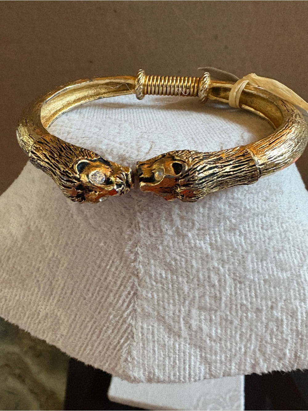 Made in the Deep South vintage Gold Lion Head Cuff Bracelet - Picture 2 of 3